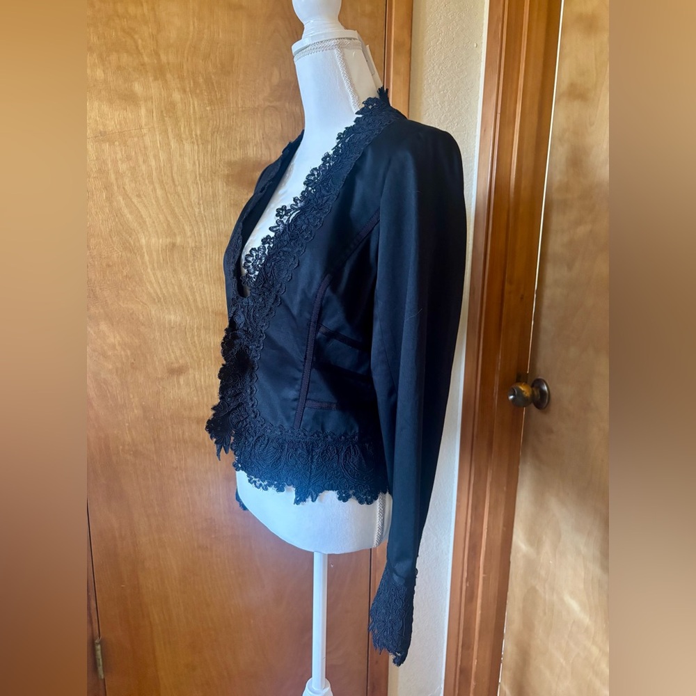 White House Black Market Black Lace Women's Blazer - Picture 2 of 10